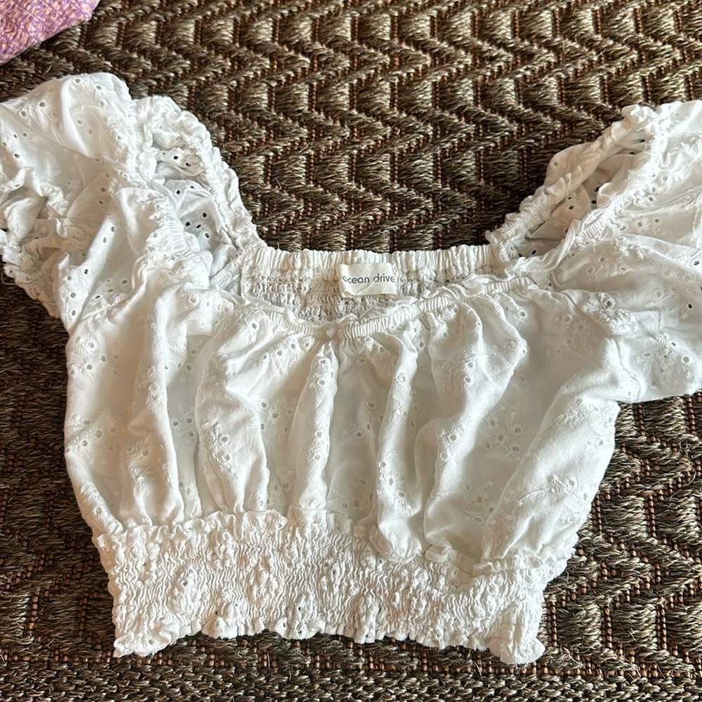 white beachy top cute to wear